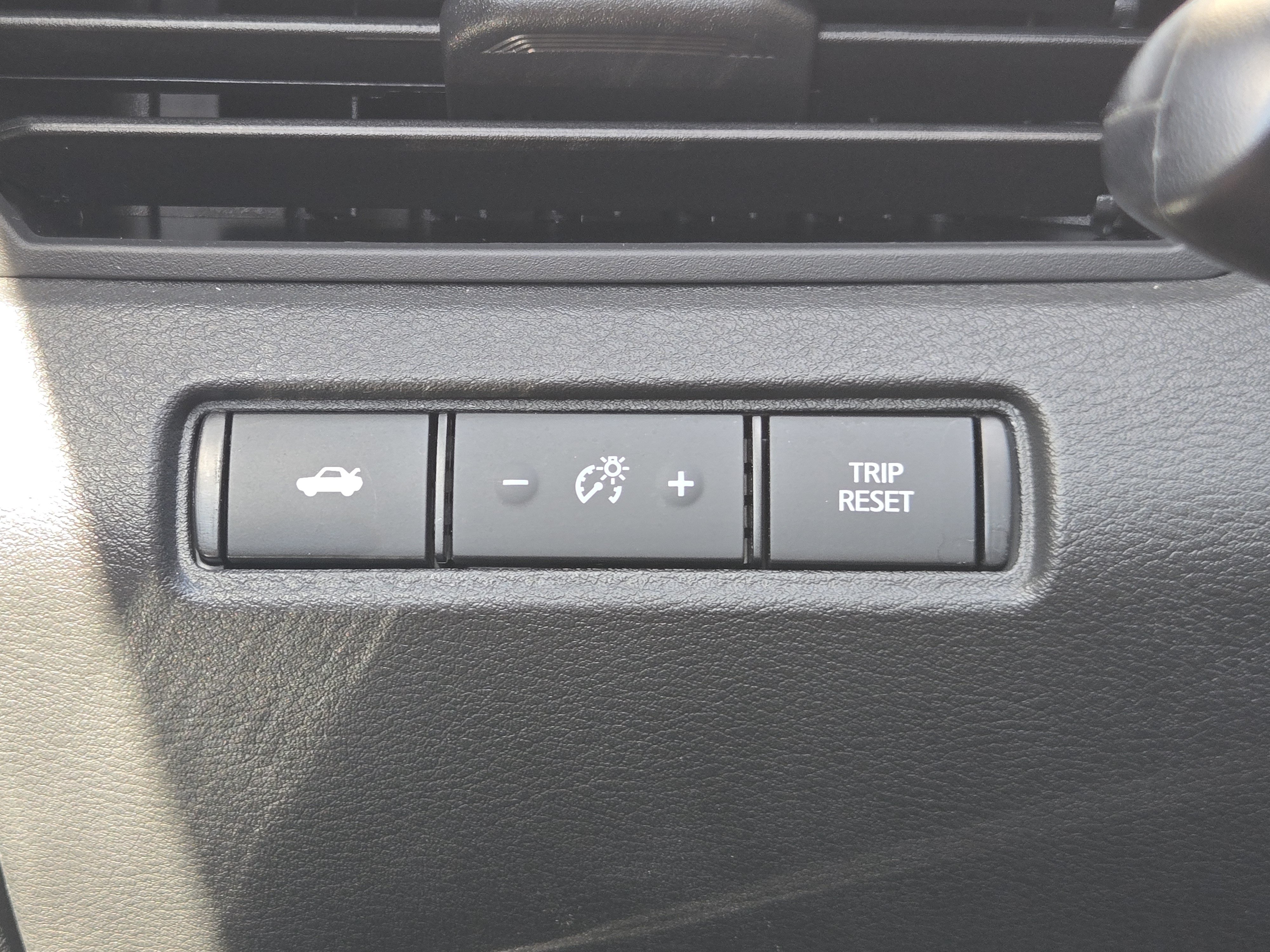 Used 2025 Nissan Altima 2.5 SR AWD/4WD image 24