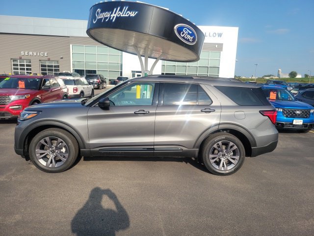 New 2026 Ford Explorer Active w/ Active Comfort Package AWD/4WD image 2