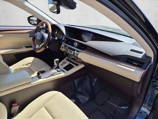 Used 2017 Lexus ES 300h w/ Navigation System Package FWD image 21
