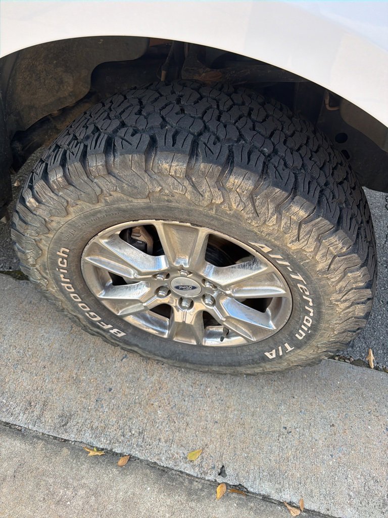 Used 2015 Ford F150 XLT w/ Equipment Group 302A Luxury image 3