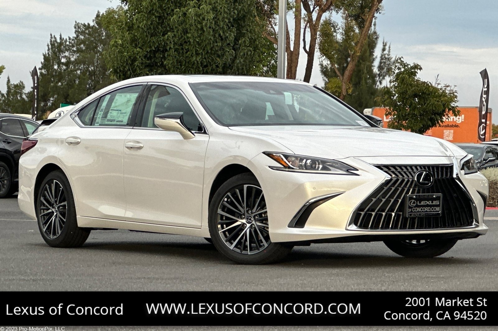 New 2025 Lexus ES 300h w/ Premium Package