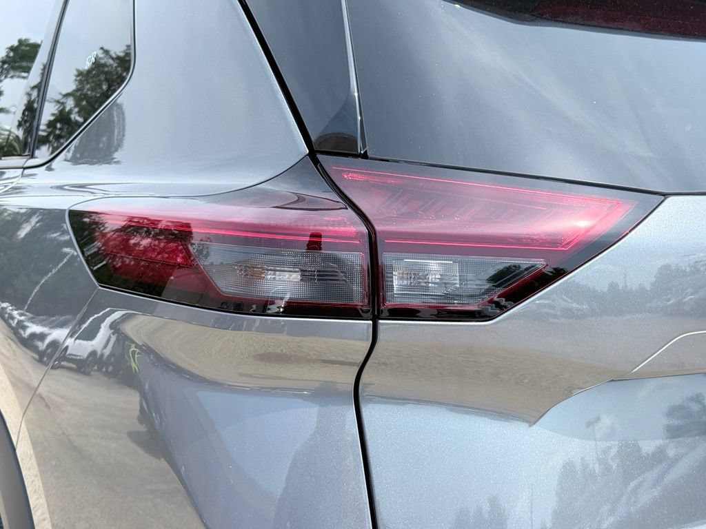 New 2026 Nissan Rogue Dark Armor AWD/4WD image 7