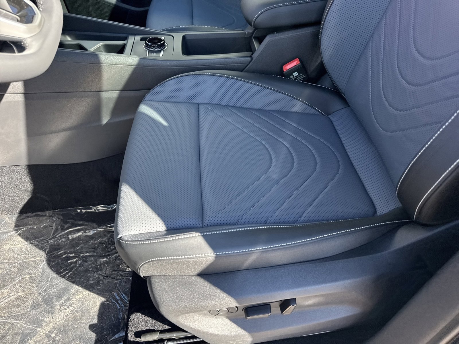 New 2026 Volkswagen Tiguan SE R-Line image 15