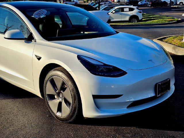 Used 2023 Tesla Model 3 Standard Range RWD image 2