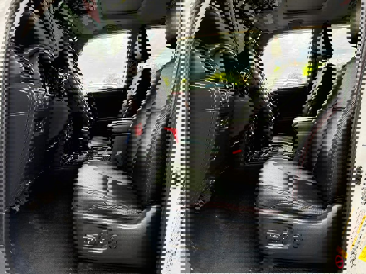 Used 2018 Toyota 4Runner TRD Off-Road Premium AWD/4WD image 43