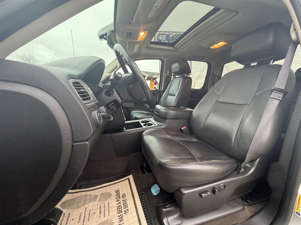 Used 2014 Chevrolet Silverado 3500 LTZ w/ LTZ Plus Package image 17