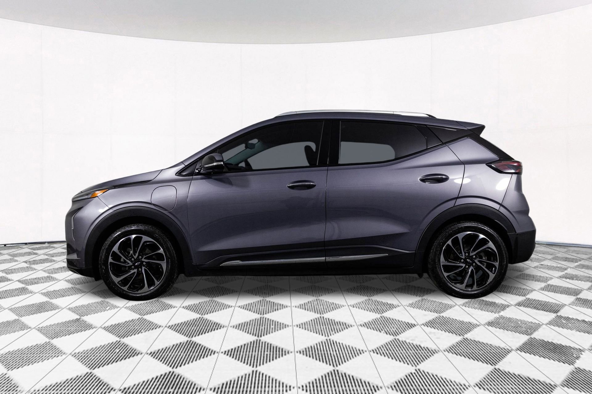 Used 2022 Chevrolet Bolt EUV Premier w/ Sun & Sound Package image 11