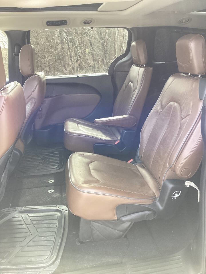 Used 2018 Chrysler Pacifica Limited image 9