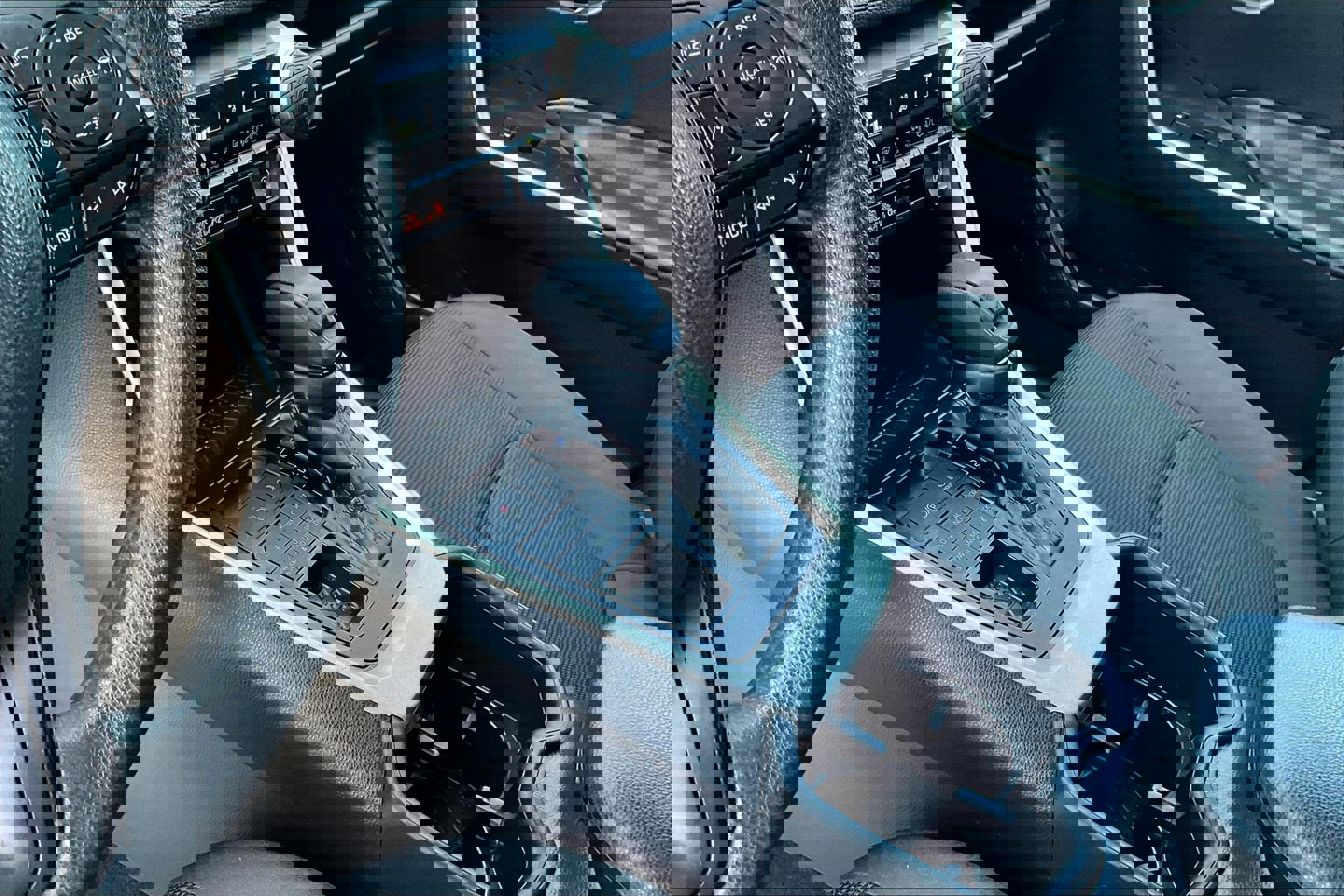 Used 2024 Toyota RAV4 LE image 16