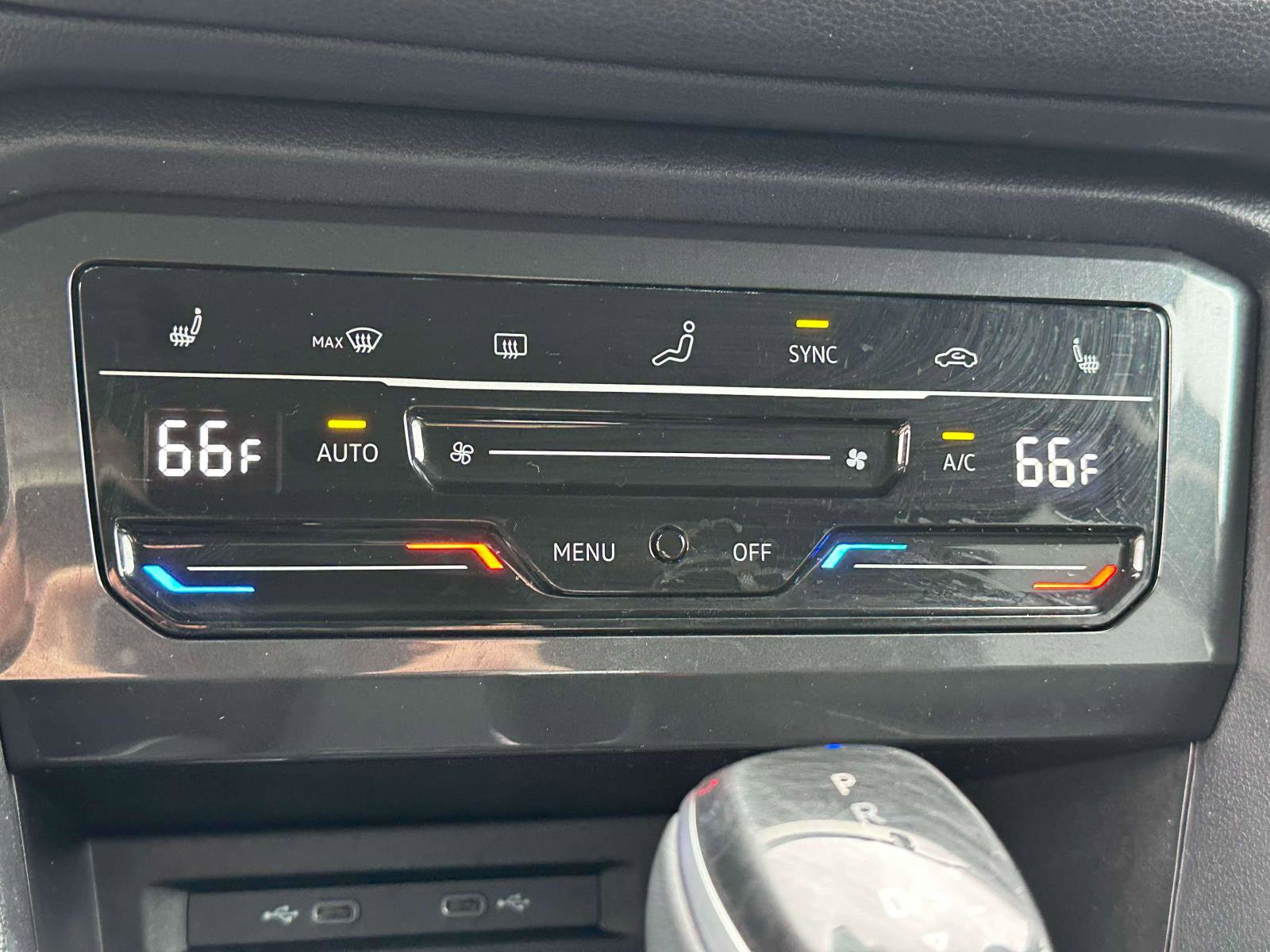 Certified 2023 Volkswagen Tiguan SE image 25