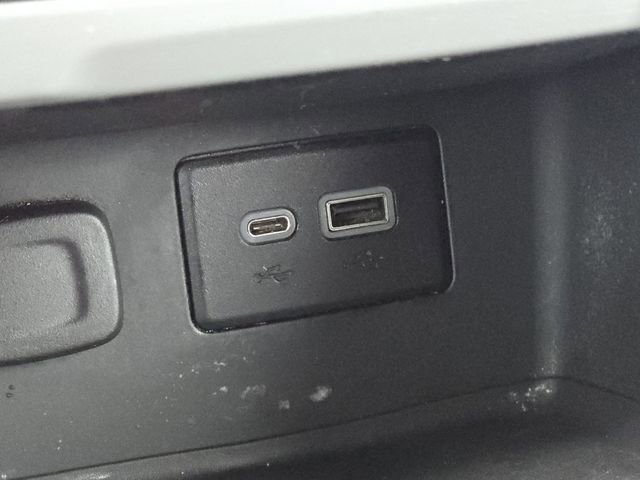 Used 2023 GMC Acadia SLE w/ Driver Convenience Package image 6