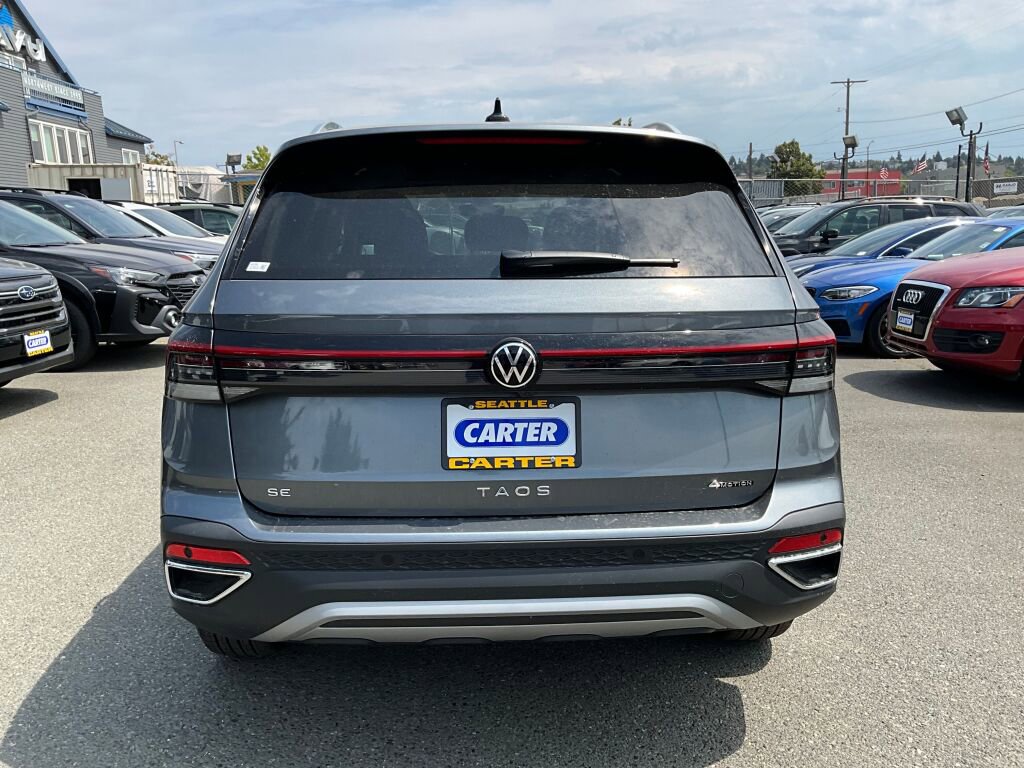 New 2025 Volkswagen Taos SE image 7