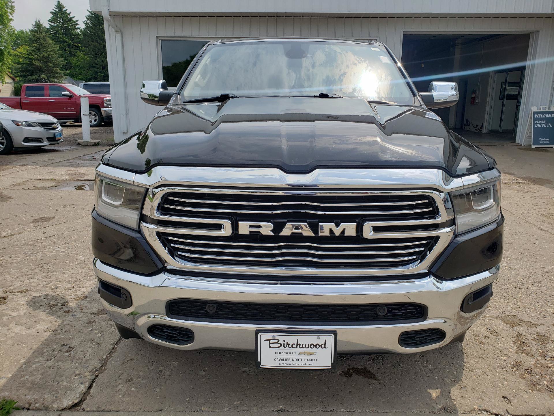 Used 2020 RAM 1500 Laramie AWD/4WD image 2