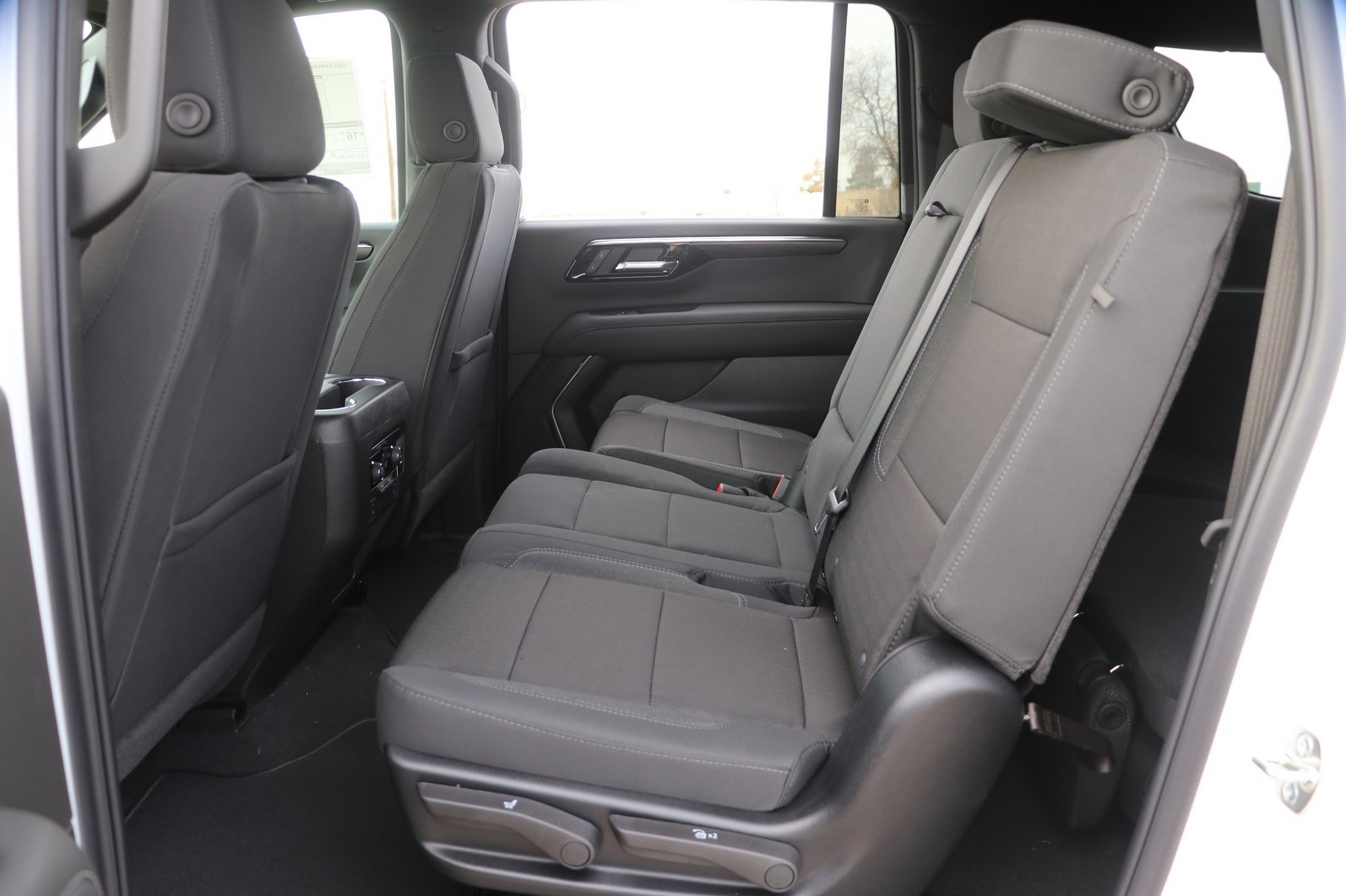 New 2026 Chevrolet Suburban LS image 28