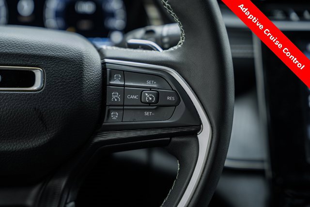 Used 2023 Jeep Grand Cherokee Altitude image 11