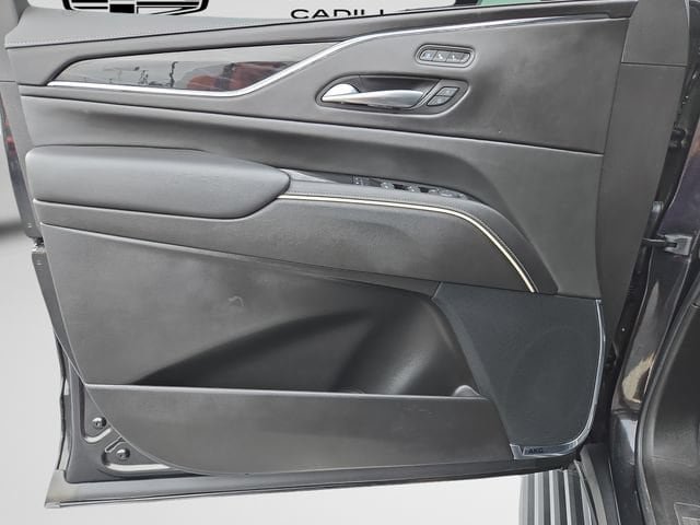 Certified 2024 Cadillac Escalade ESV V AWD/4WD image 16