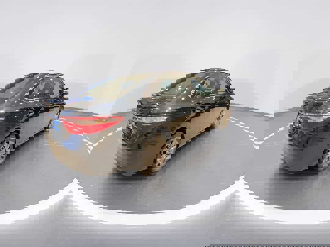 Used 2017 Toyota Camry SE image 8