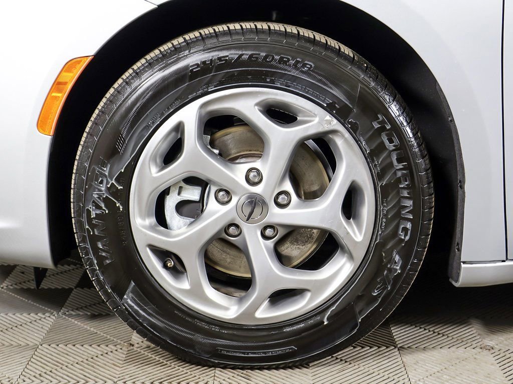 Used 2024 Chrysler Pacifica Limited image 27