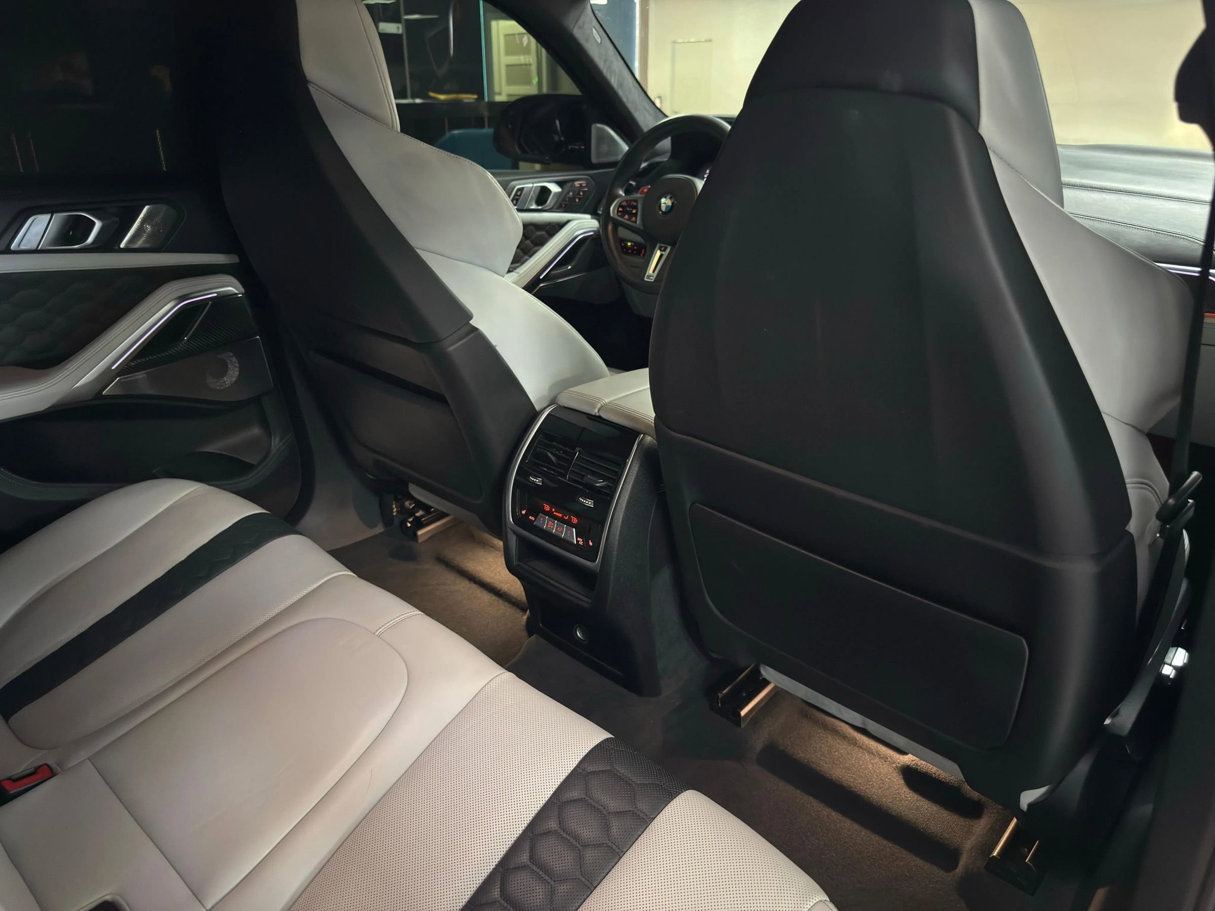 Used 2020 BMW X6 M Competition w/ Executive Package image 16