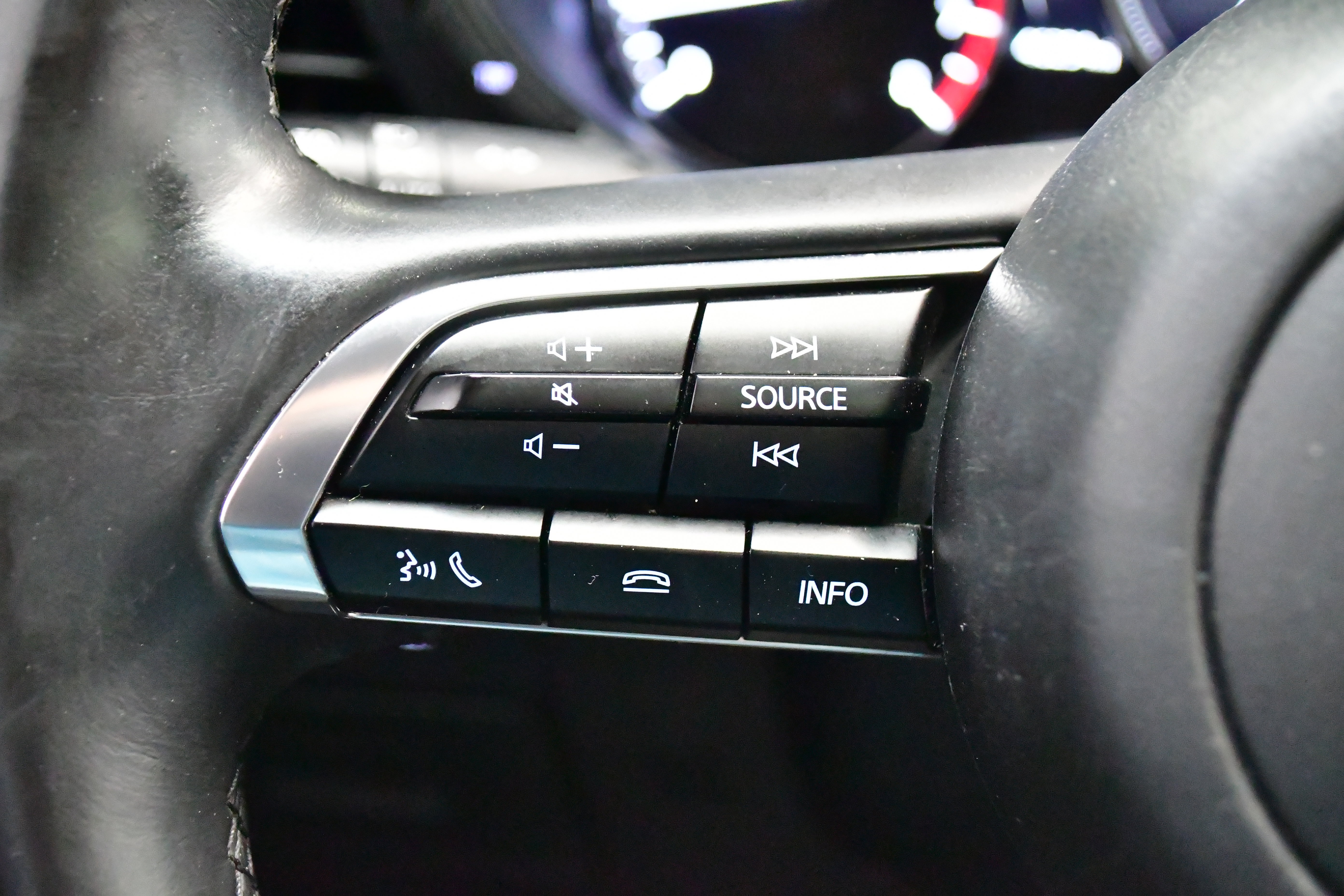 Used 2024 MAZDA MAZDA3 s image 43