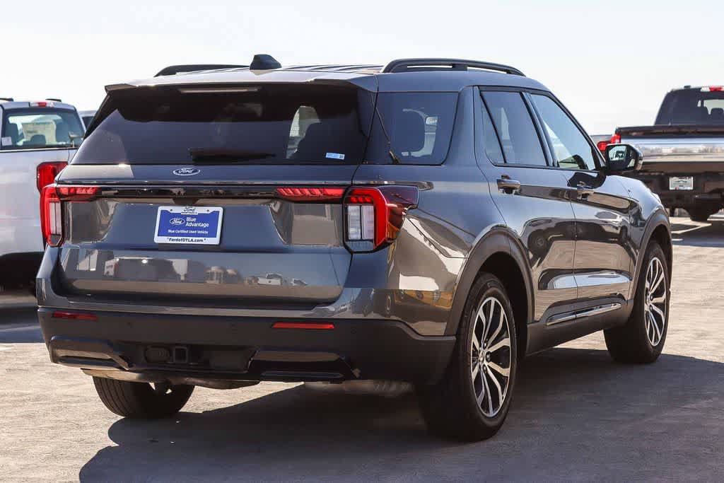 Certified 2025 Ford Explorer ST-Line RWD image 4