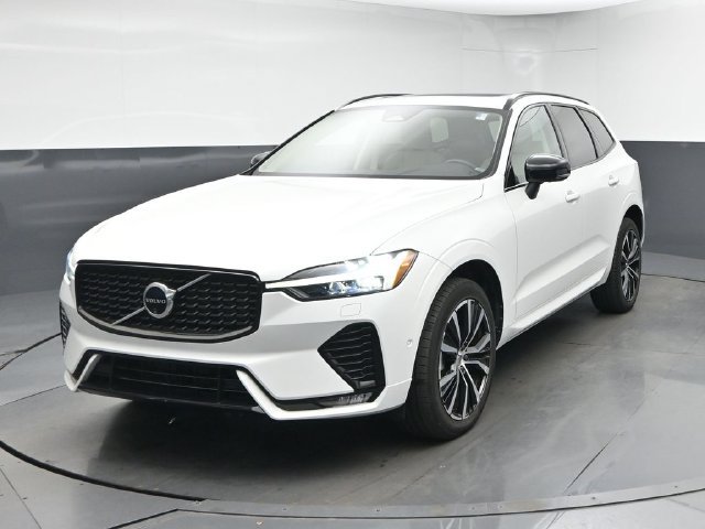 Used 2024 Volvo XC60 B5 Plus w/ Protection Package Premier AWD/4WD image 3