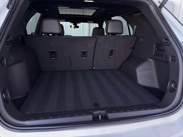 Used 2024 Chevrolet Equinox RS w/ RS Leather Package image 7