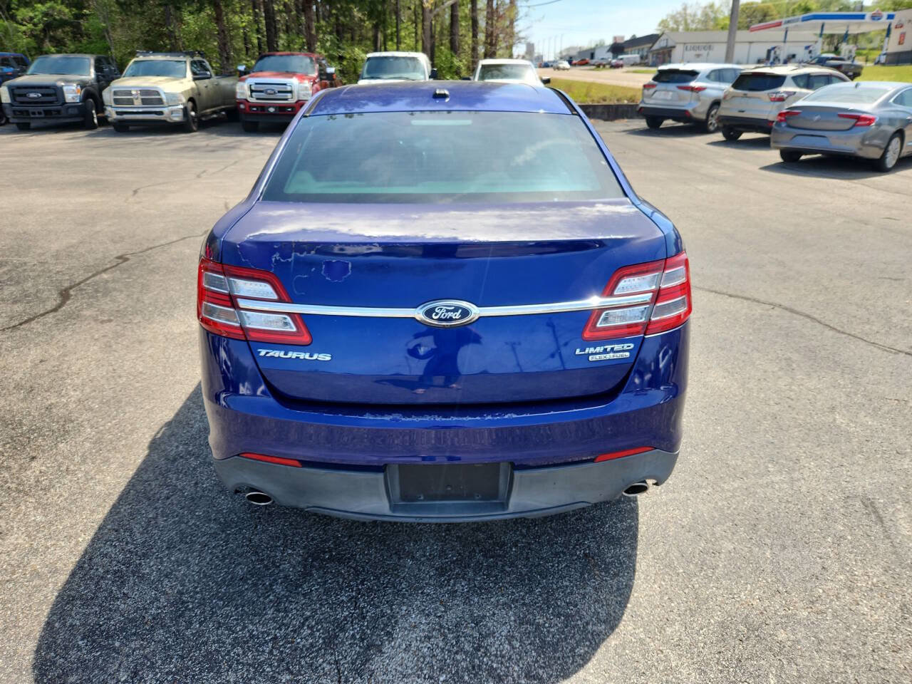 Used 2013 Ford Taurus Limited FWD image 6
