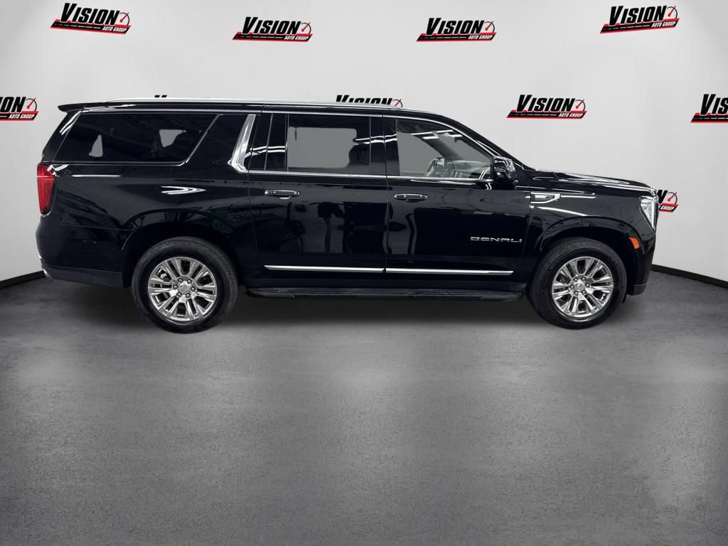 Used 2022 GMC Yukon XL Denali AWD/4WD image 4