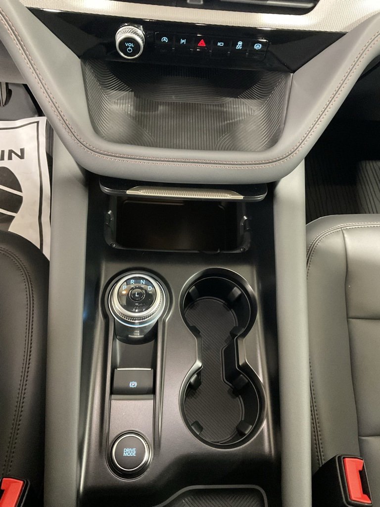 Used 2025 Ford Explorer Active w/ Active Comfort Package image 21