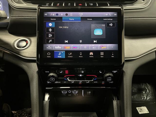 New 2025 Jeep Grand Cherokee L Limited w/ Black Appearance Package image 9