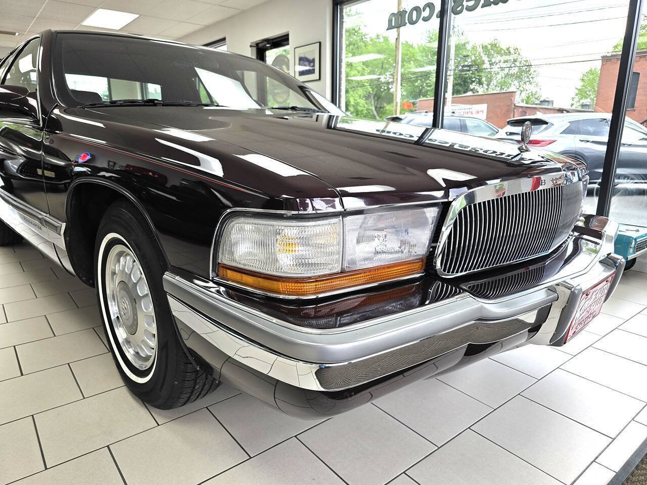 Used 1996 Buick Roadmaster Sedan RWD image 5