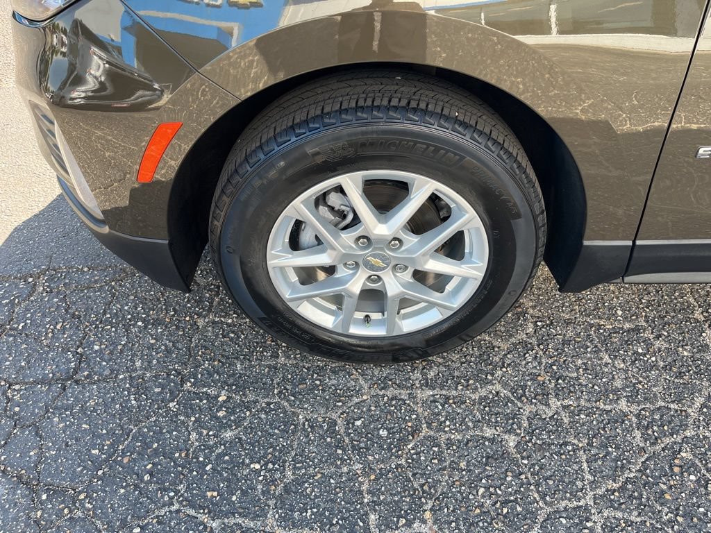 Used 2023 Chevrolet Equinox LT FWD image 42