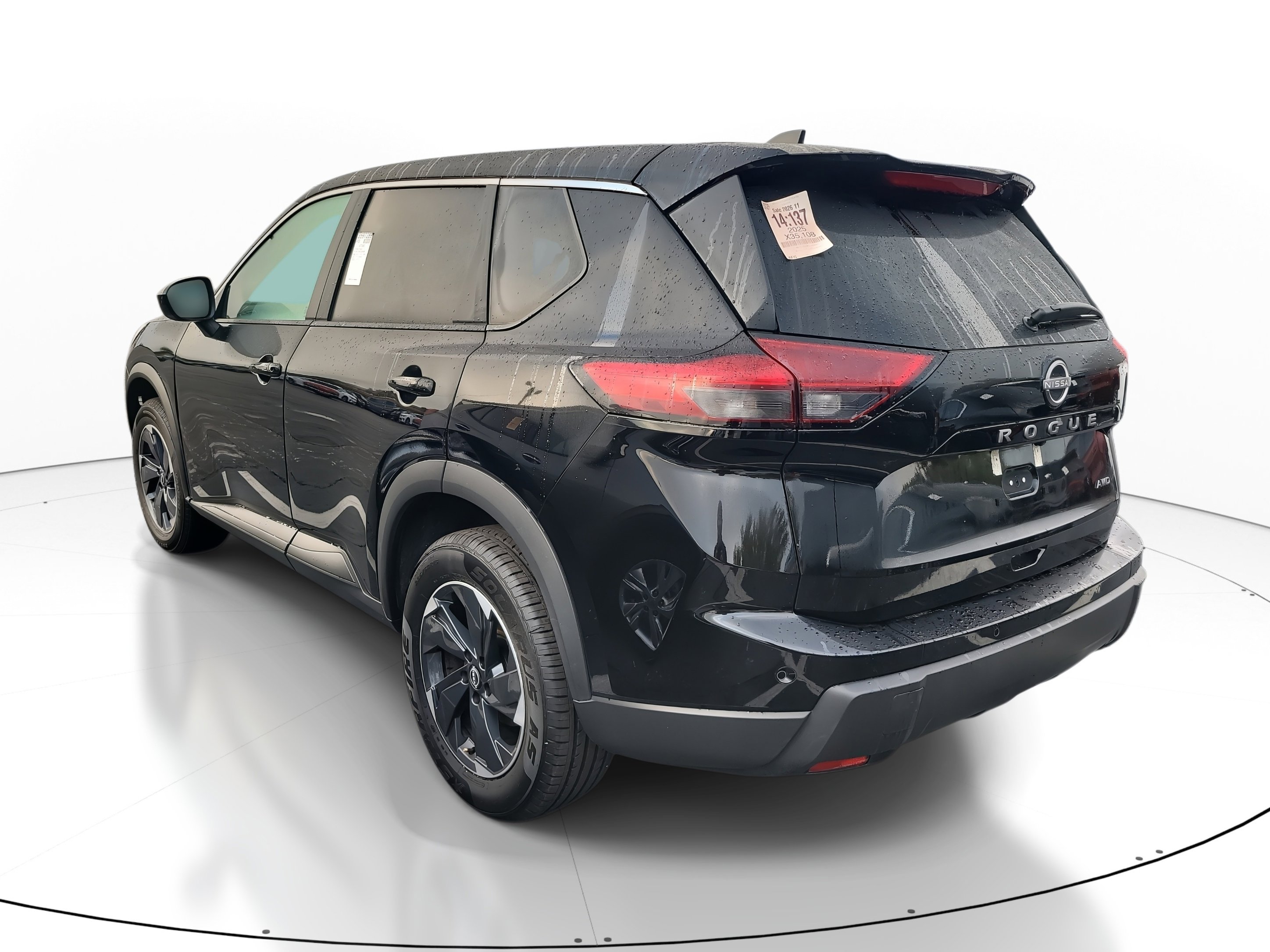 Used 2025 Nissan Rogue SV image 9