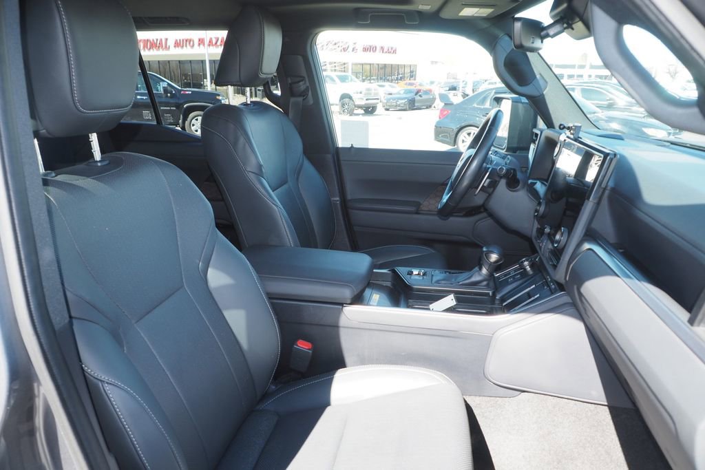 Used 2024 Lexus GX 550 w/ Accessory Package (2T) image 20