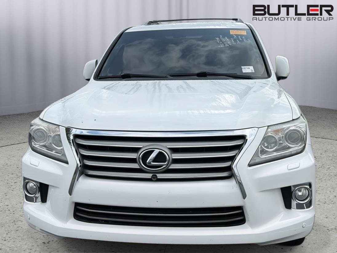 Used 2013 Lexus LX 570 4WD w/ Luxury Pkg image 4