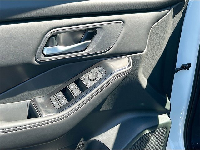 New 2026 Nissan Rogue SV image 10
