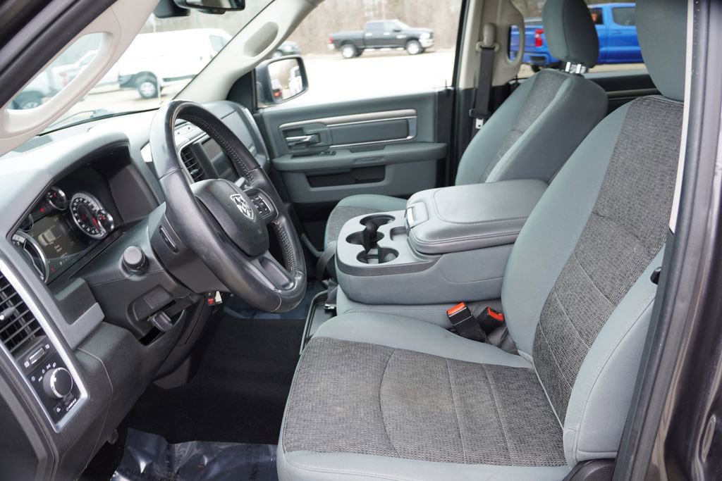 Certified 2019 RAM 1500 Classic SLT w/ Luxury Group image 15