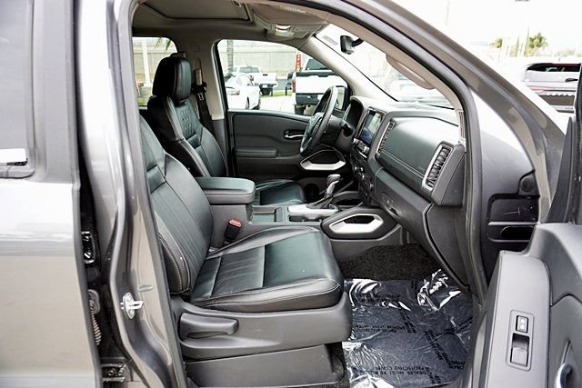 Certified 2024 Nissan Frontier SL w/ Technology Package RWD image 18