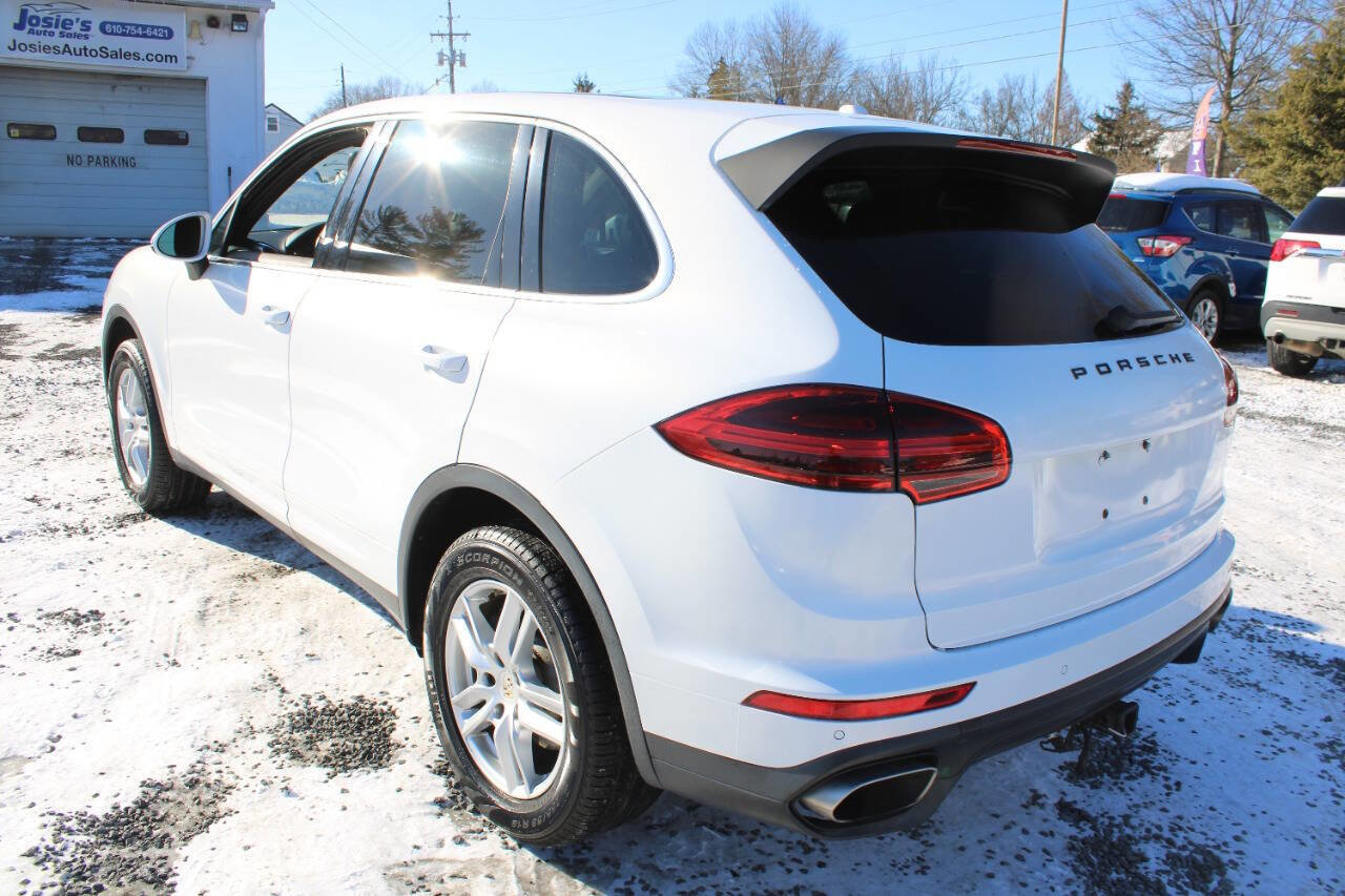 Used 2016 Porsche Cayenne Base AWD 4dr SUV image 9