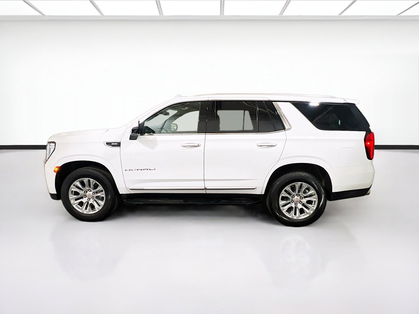Used 2024 GMC Yukon Denali RWD image 24