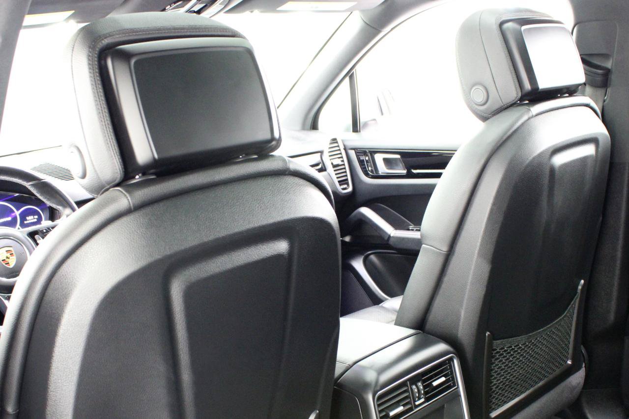 Used 2020 Porsche Cayenne AWD/4WD image 33