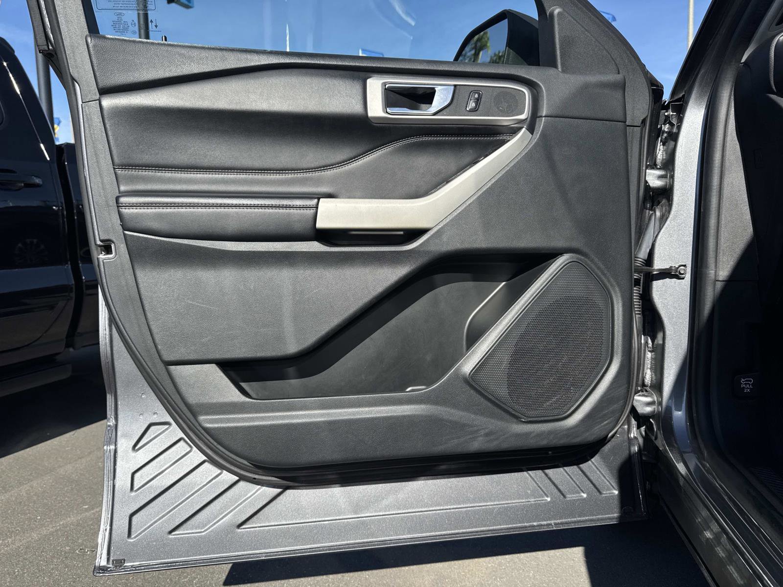 Used 2021 Ford Explorer XLT w/ Equipment Group 202A image 18