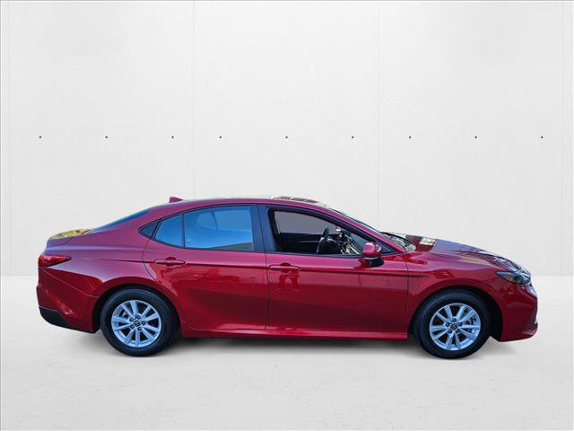 Used 2025 Toyota Camry LE image 4