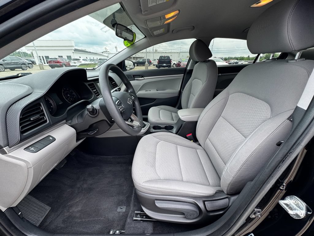 Used 2019 Hyundai Elantra SE FWD image 12