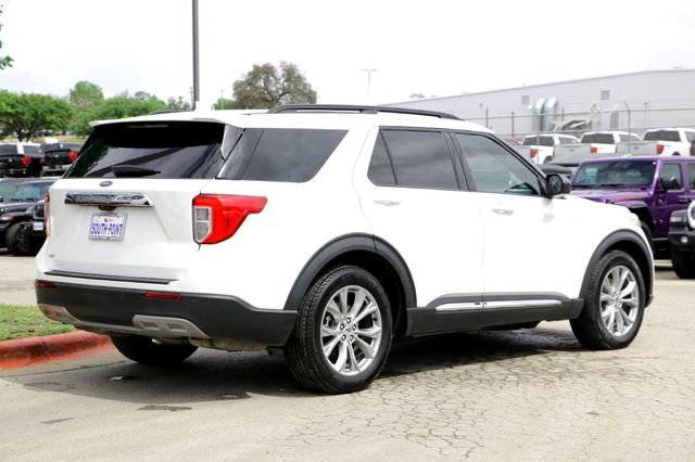 Used 2024 Ford Explorer XLT w/ Equipment Group 202A image 5