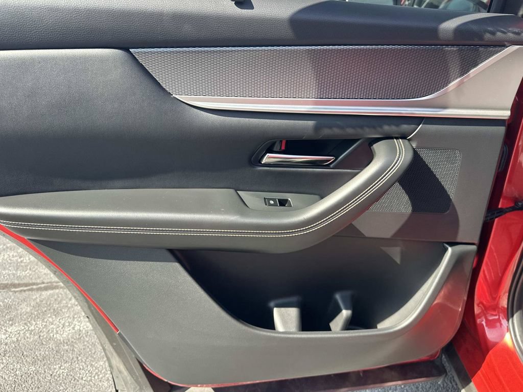 Certified 2025 MAZDA CX-70 Plug-In Hybrid w/ Premium Plus AWD/4WD image 31
