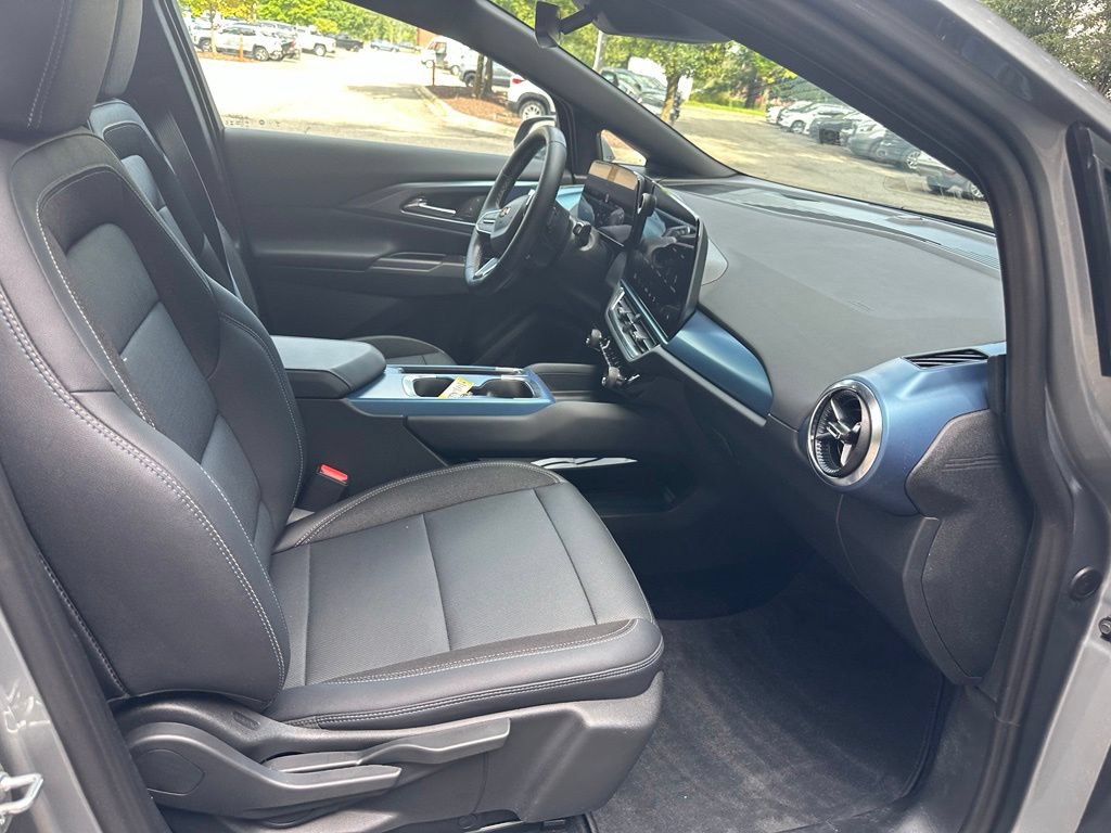 Certified 2024 Chevrolet Equinox EV LT FWD image 28