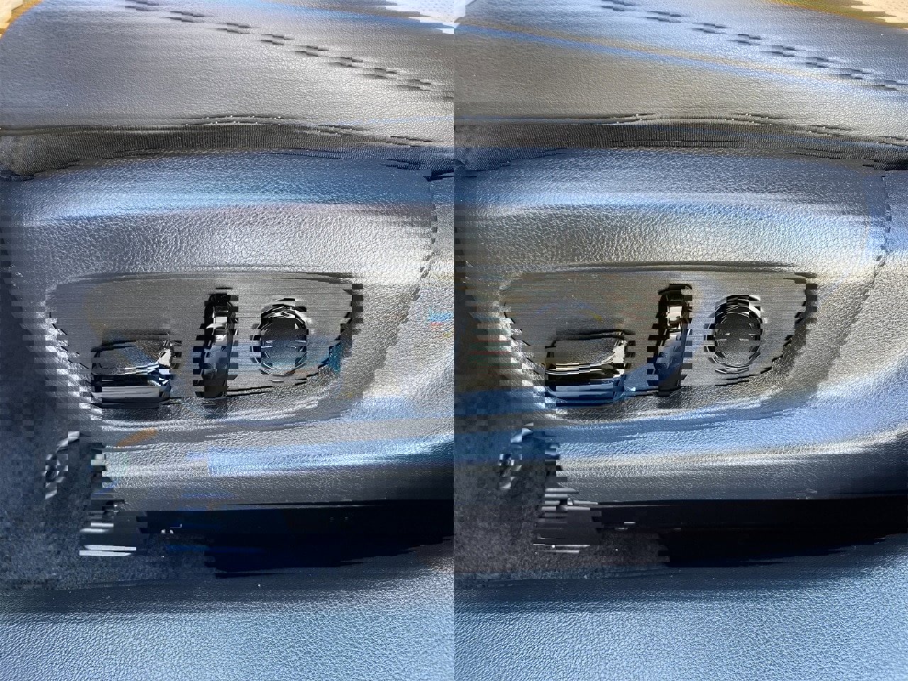 Used 2023 Lexus ES 300h w/ Premium Package image 24