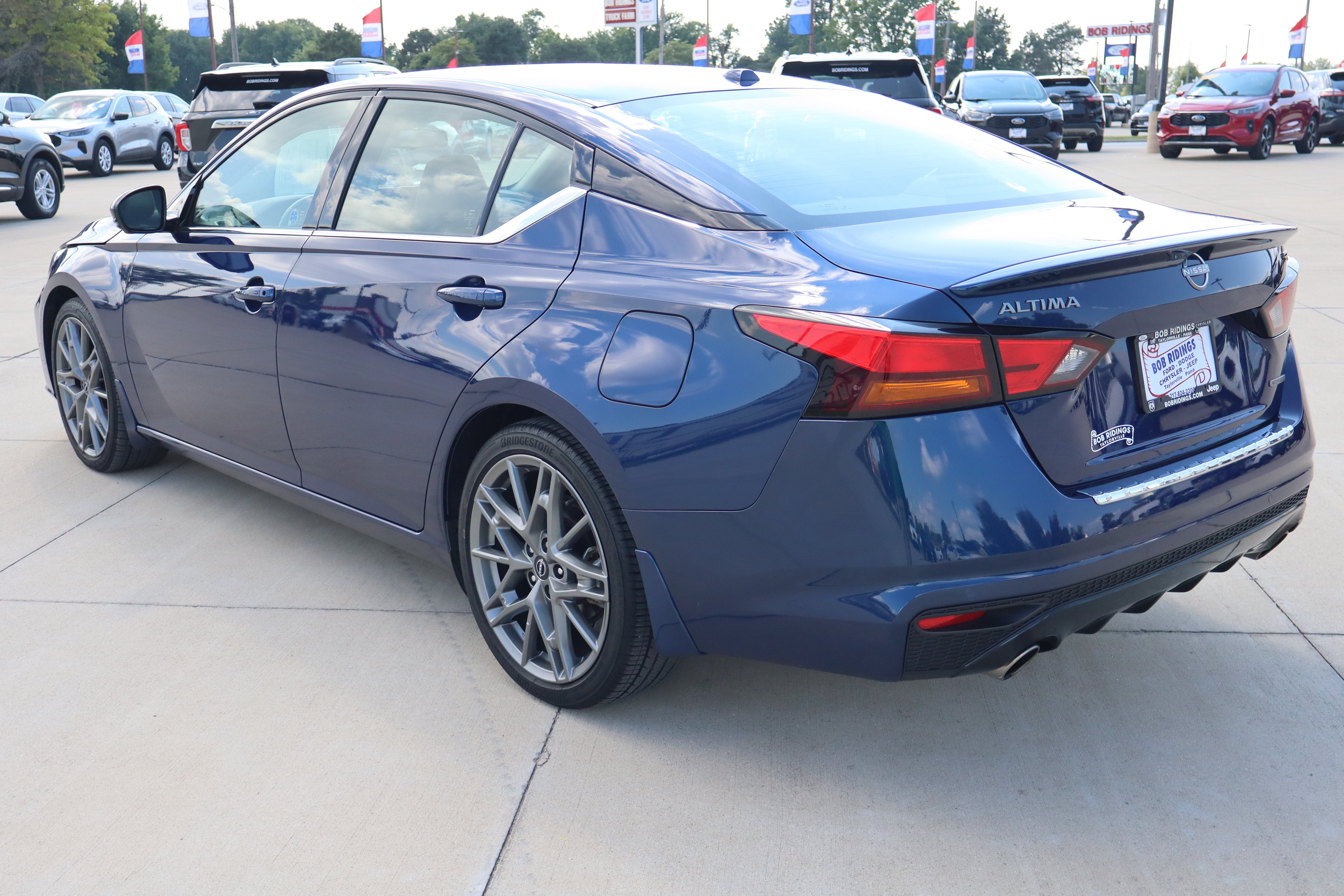 Used 2023 Nissan Altima 2.0 SR FWD image 8